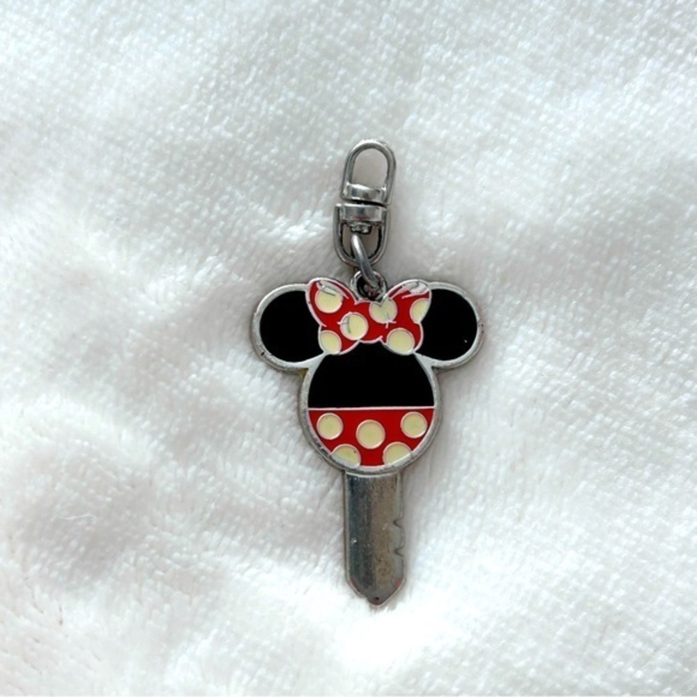 Minnie Mouse Key Charm
